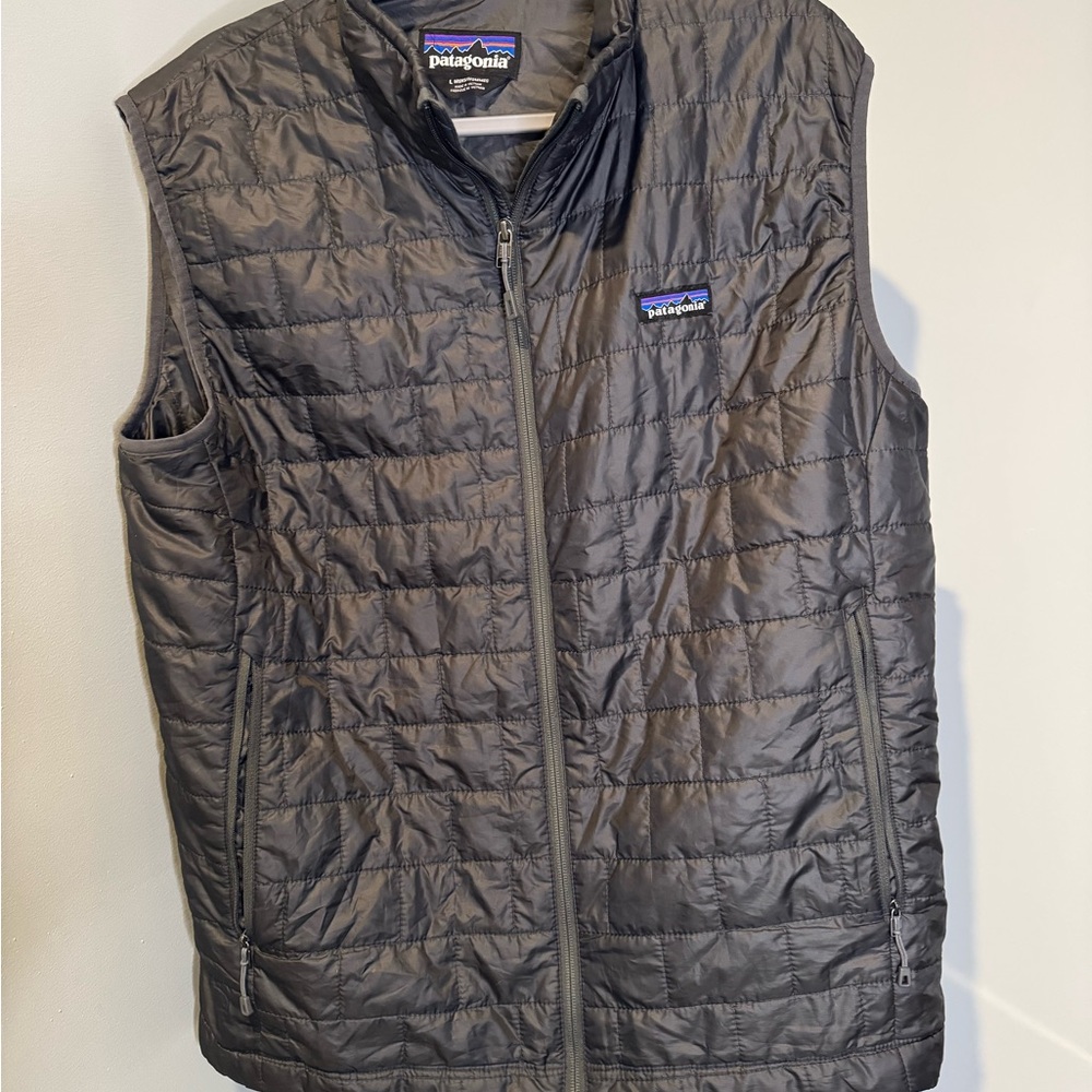 Patagonia Nano Puff Charcoal Gray Quilted Vest, Men's Large